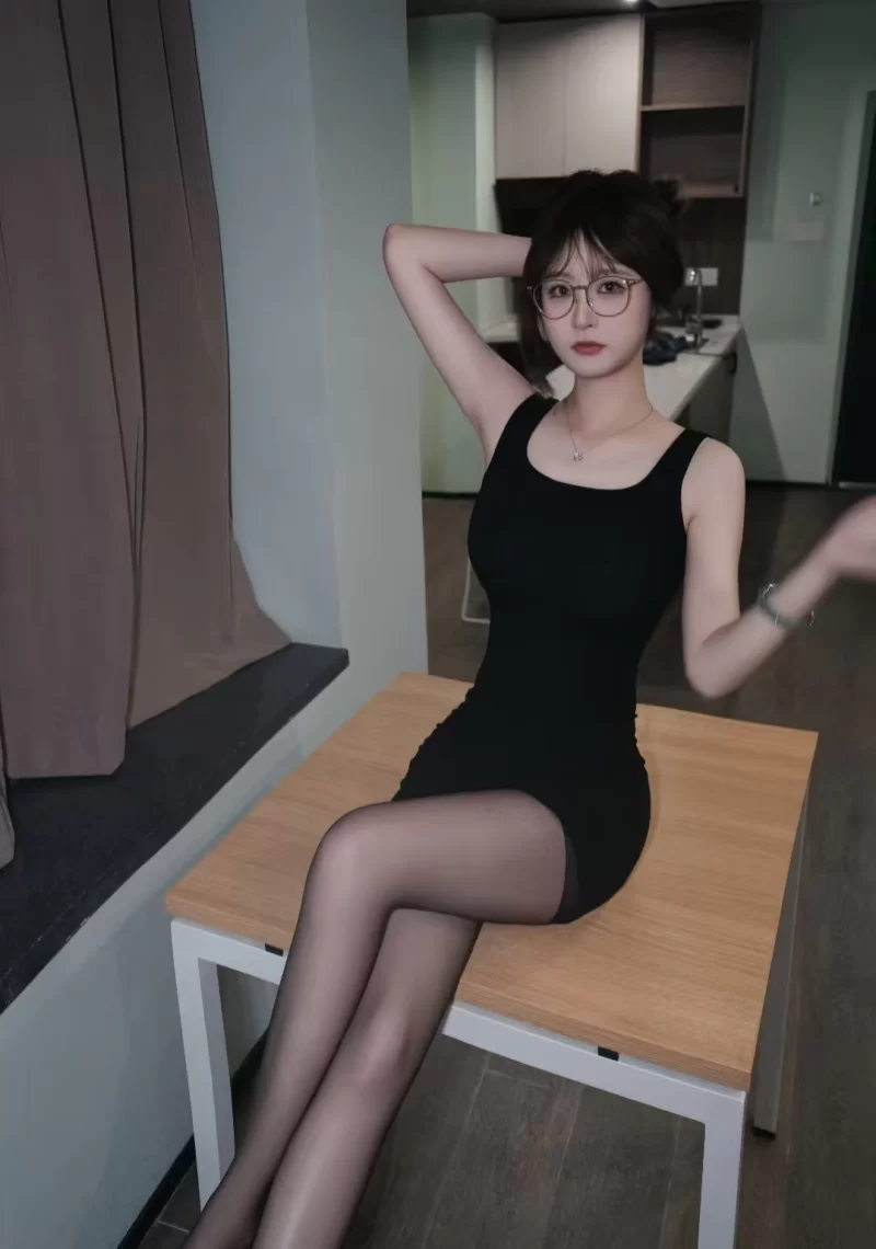 性感尤物迷人小姐姐_佛山外围小姐