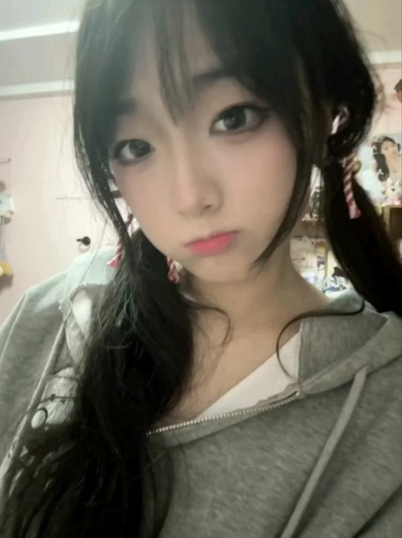 还在读书的学生妹_三亚外围小姐