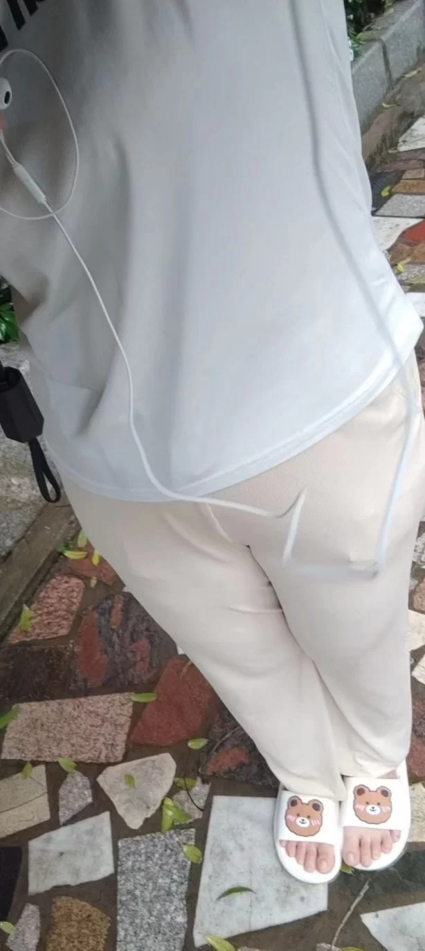 南山巨骚巨刺激母狗_深圳外围小姐_老哥稳