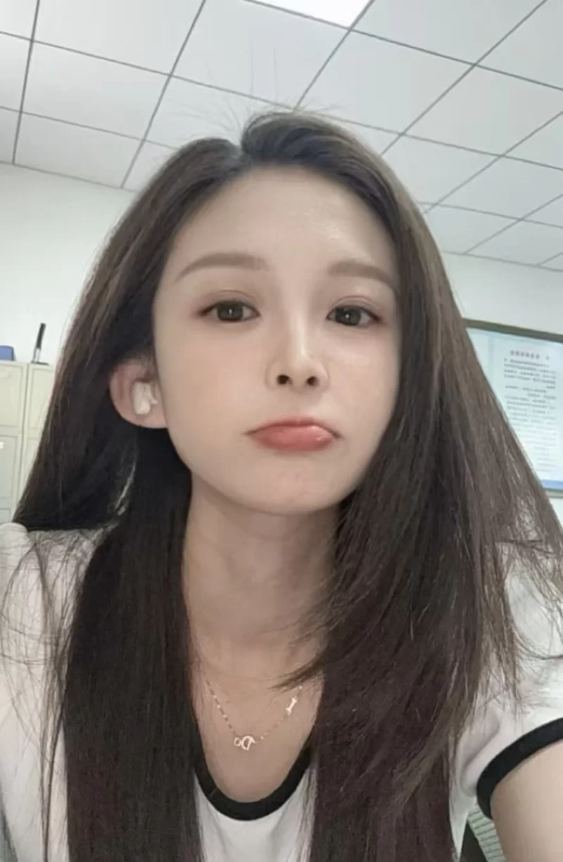 清纯反差淫水泛滥白虎_成都外围小姐_老哥稳